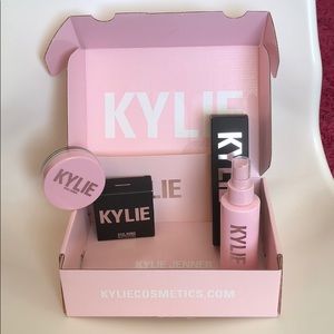 Kylie Cosmetics by Kylie Jenner Bundle